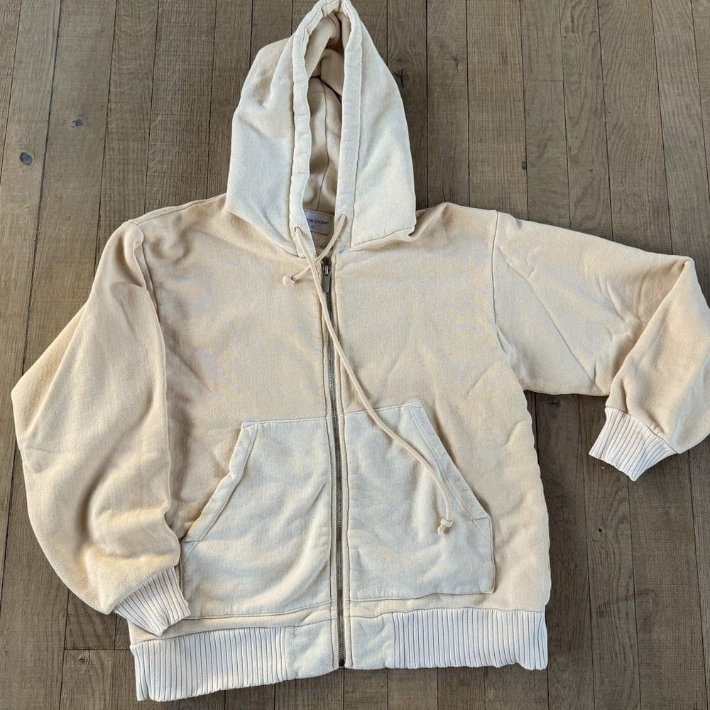 Comfy oversized Cotton Citizen natural colors. 🤎 size small